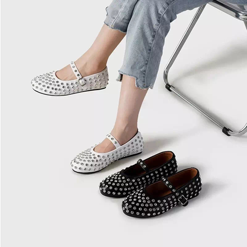 Podoways women's studded moccasin