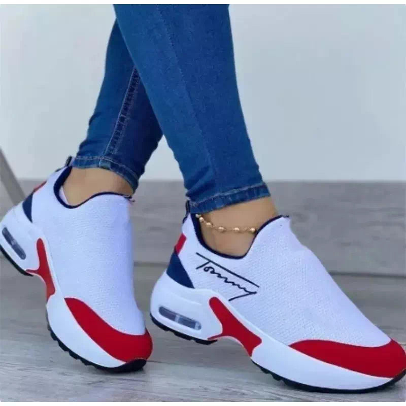 Modern and fashionable sneaker Podoways 36 White