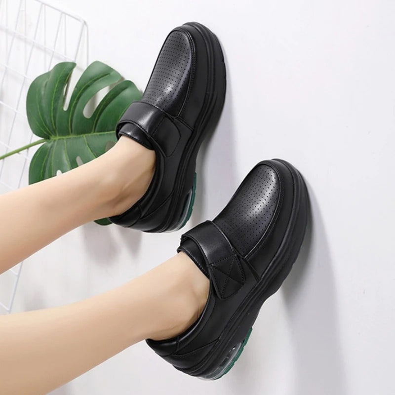 Orthotic friendly womens shoes