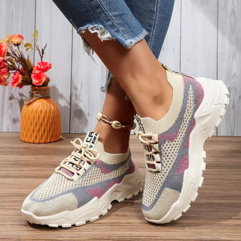 Orthopedic shoes for flat feet
